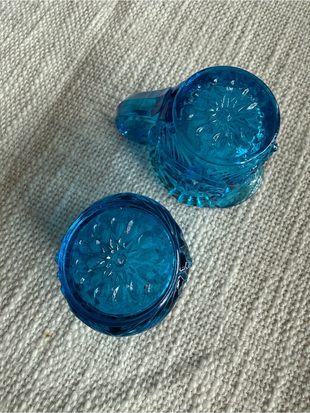 vintage L.E. Smith azure blue glass creamer and sugar set - Picture 6 of 7